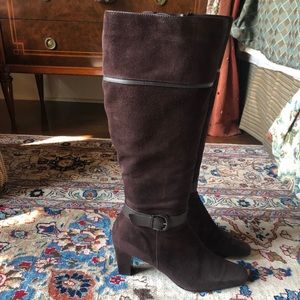 Blondo Chocolate Brown Suede Boots